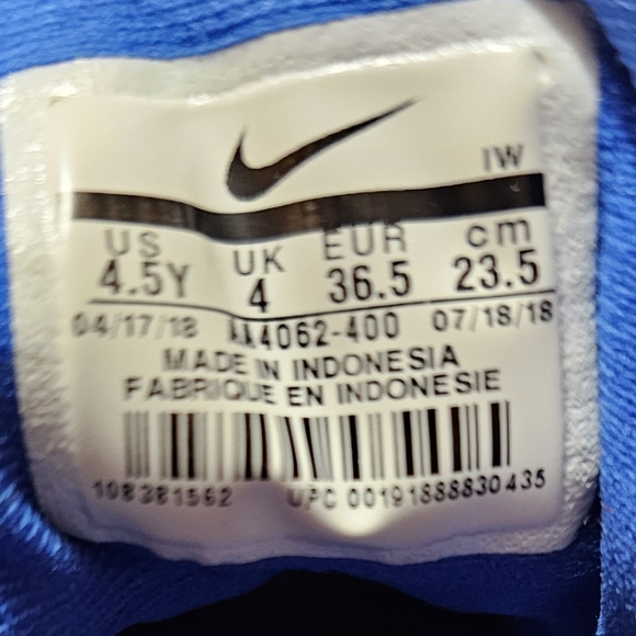 Nike Team Hustle D 8 GS Basketball Shoes Size 4.5Y Royal White Black - Picture 9 of 9